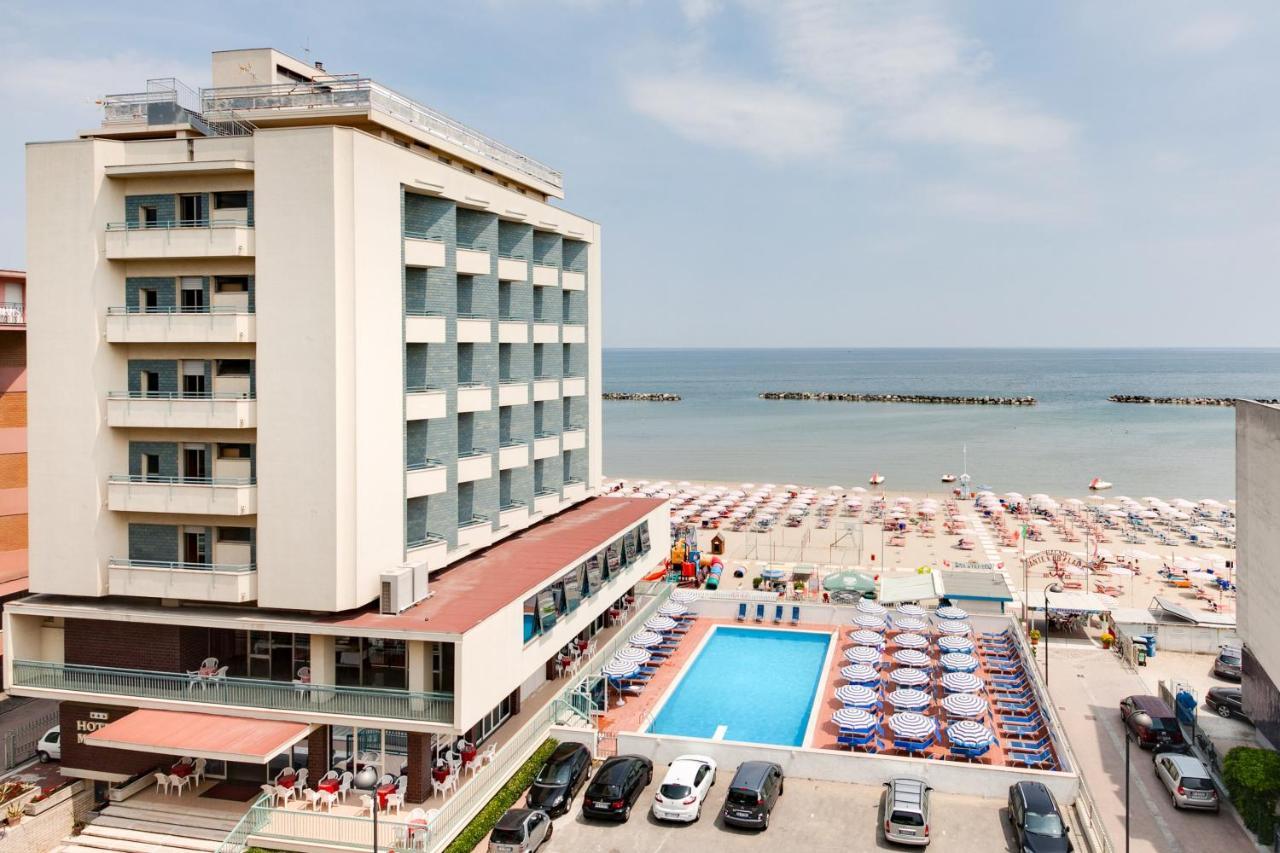 בלריה-איגאה מרינה Hotel Majestic מראה חיצוני תמונה