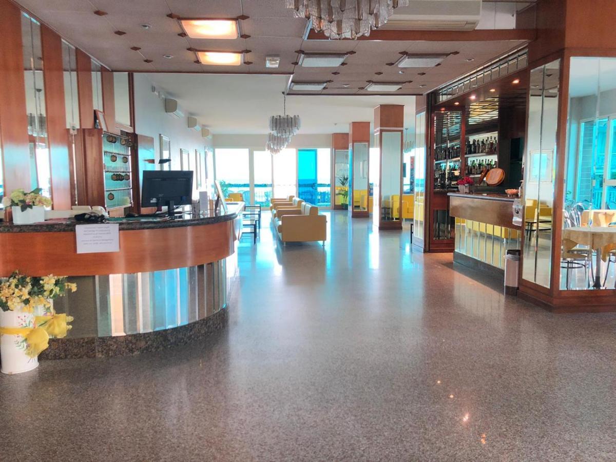 בלריה-איגאה מרינה Hotel Majestic מראה חיצוני תמונה
